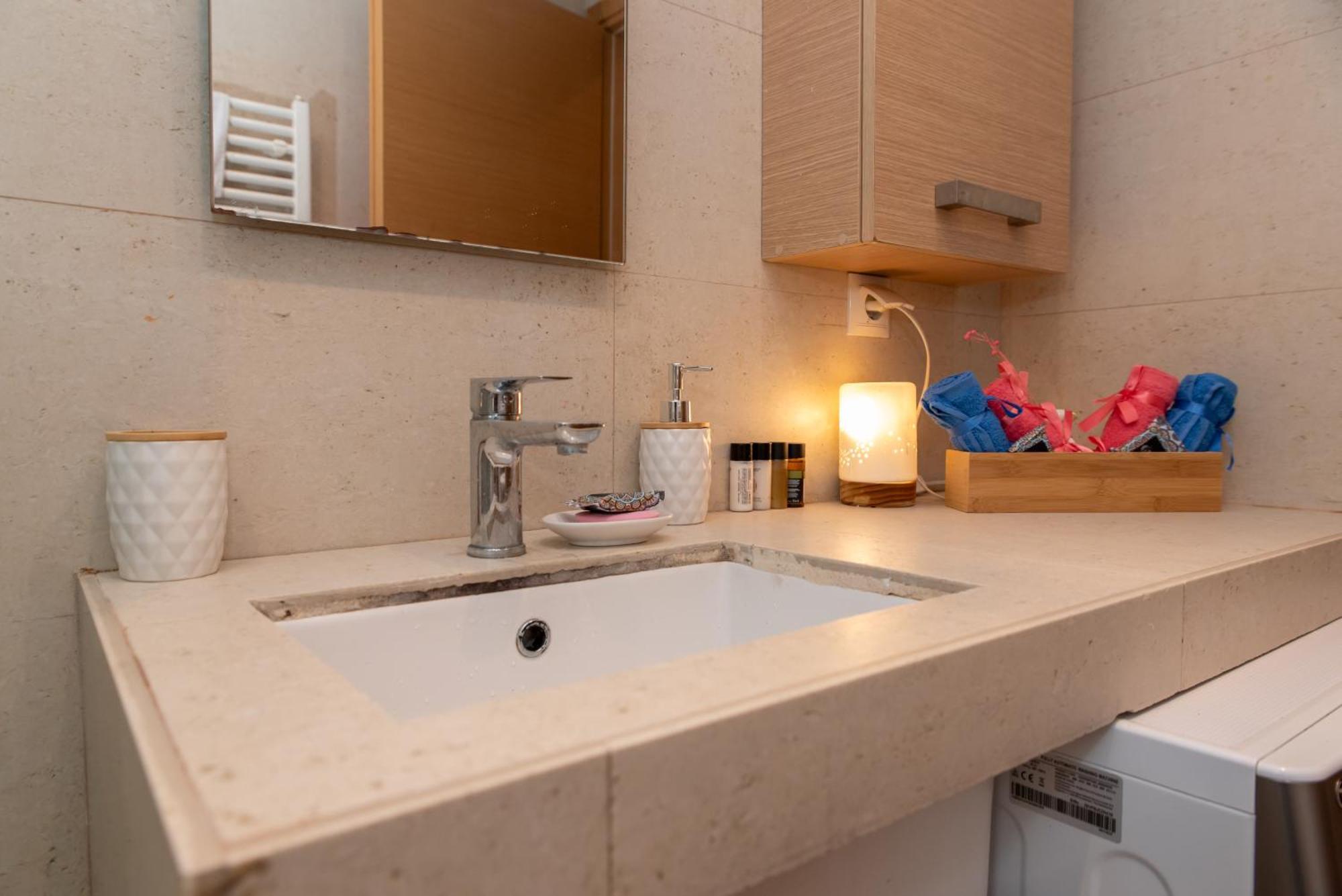 Filopappou Lemons Twins Luxurious Apartment Near To Acropolis Athens Exterior photo